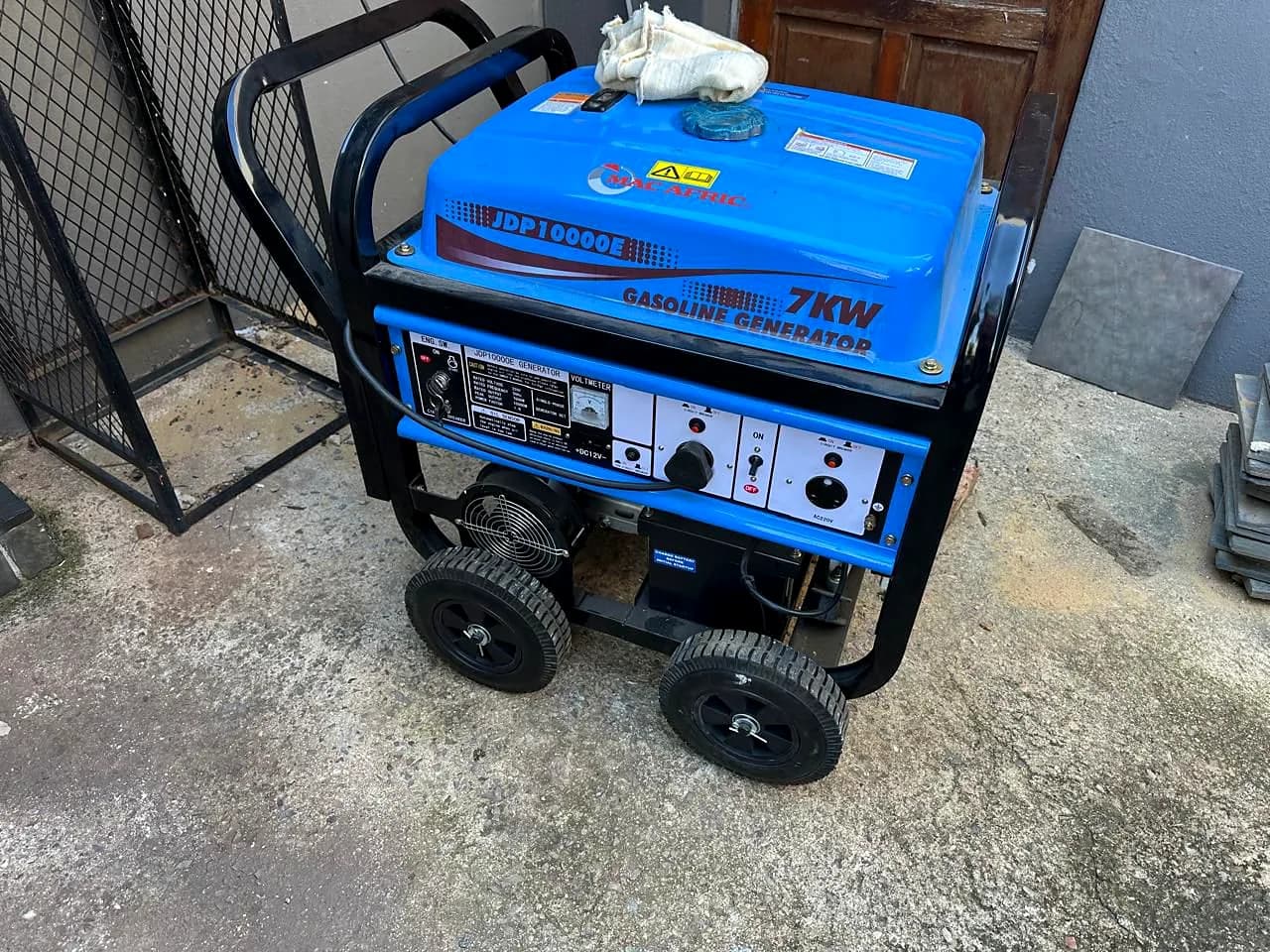Blue Mac Afric JDP10000E 7 kW petrol generator on wheels
